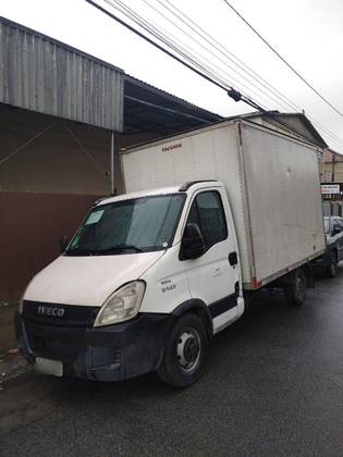 IVECO DAILY 35S14 CHASSI CABINE TURBO INTERCOOLER DIESEL 2P MANUAL IVECO DAILY 35S14 CHASSI CABINE TURBO INTERCOOLER DIESEL 2P MANUAL